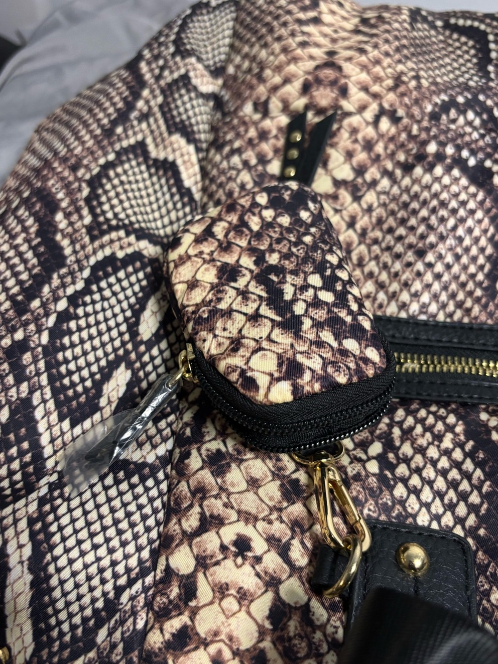 Jessica Simpson Python Snake-Print Weekender Travel Bag - Picture 7 of 12